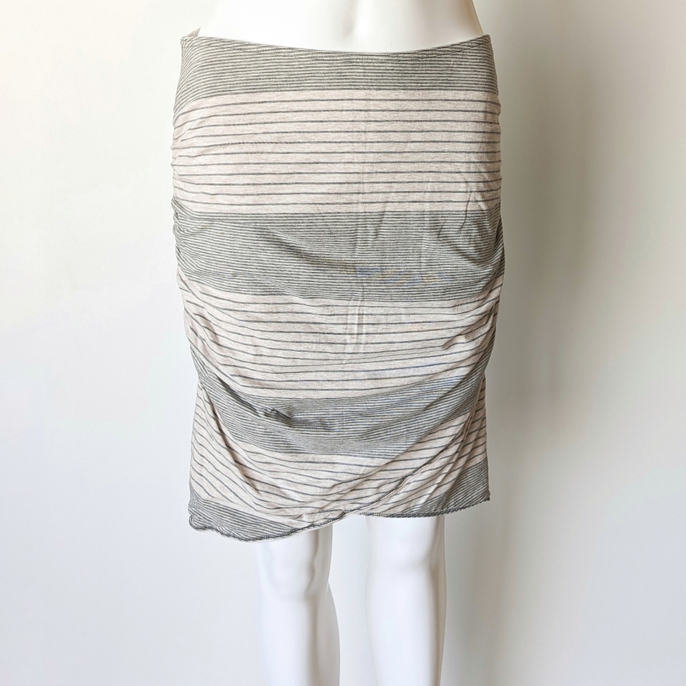 Lululemon Reversible Breezy Skirt - Grey / White